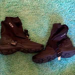 Nike Women’s NSW Gaiter Boots